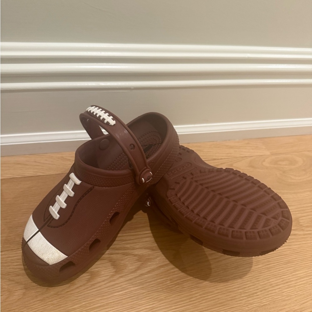 CROCS Kids Size 5 Football Clogs - Brown with White Accents - Picture 2 of 5